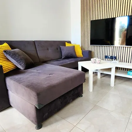 Sea View Kyrenia Apartment *